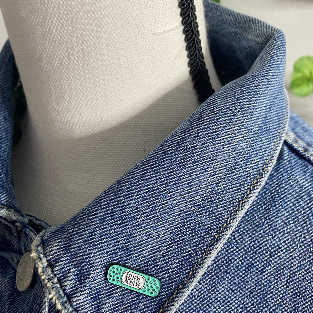 "Believe Achieve" Metal Pin